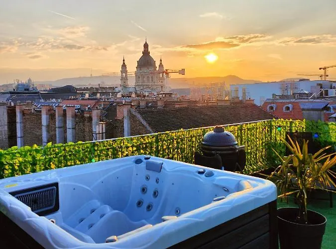 Best Rooftop Apartment With Private Jacuzzi